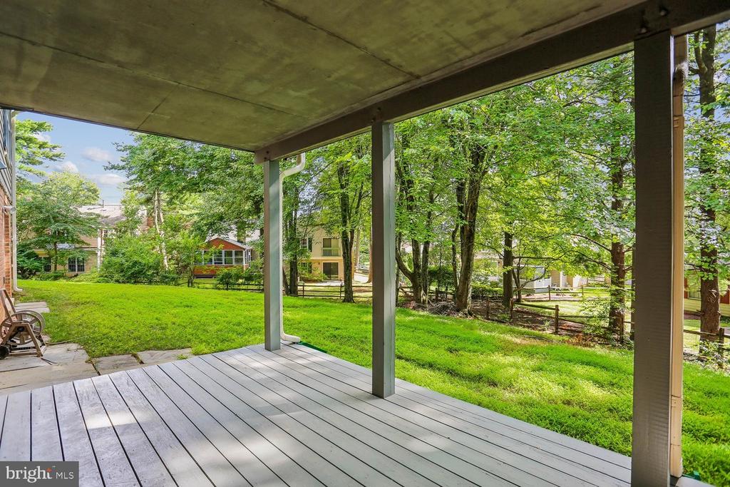 12 LILY POND COURT