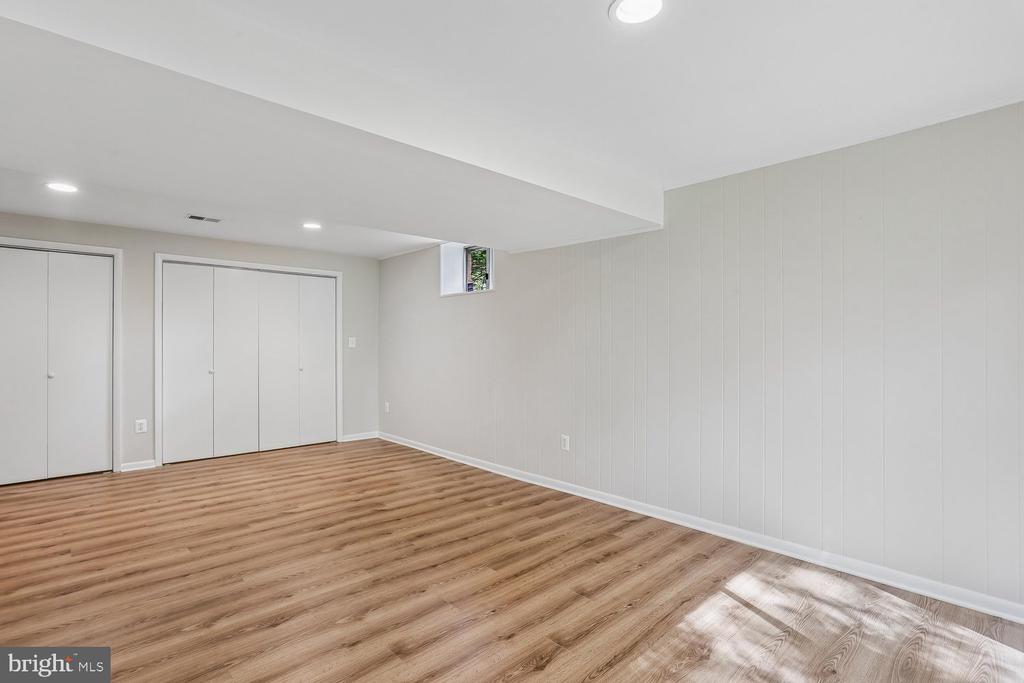 12 LILY POND COURT