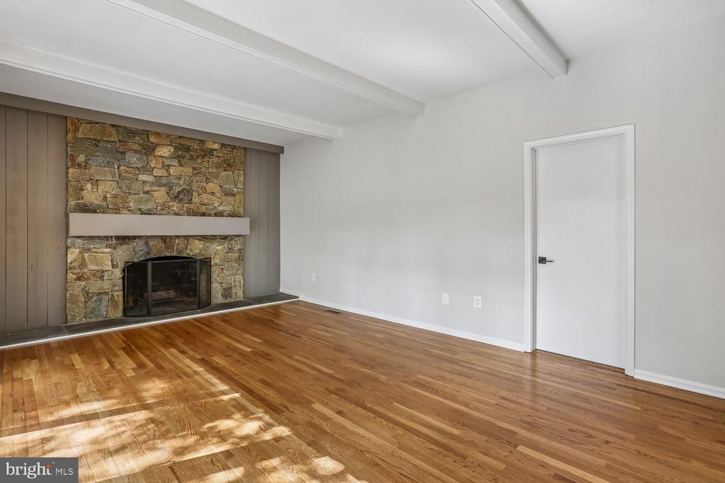 12 LILY POND COURT