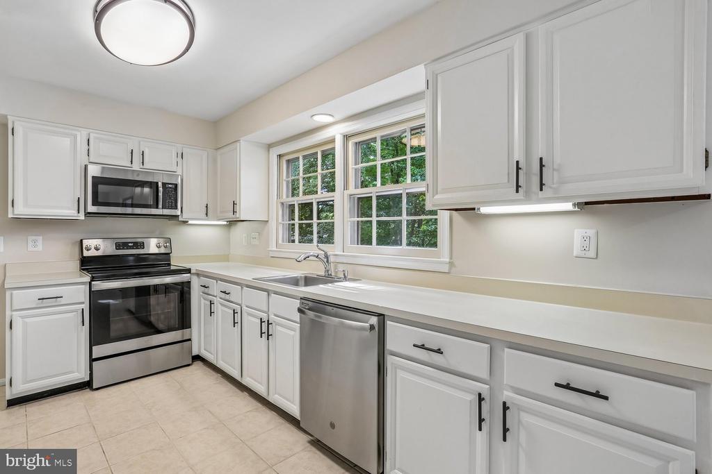 12 LILY POND COURT