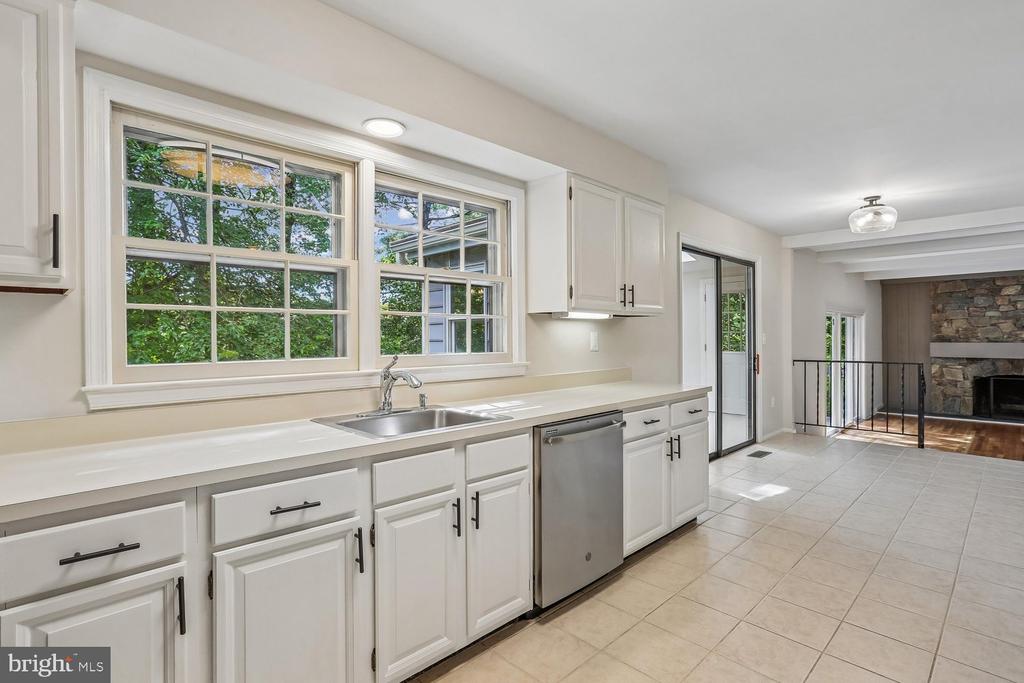 12 LILY POND COURT