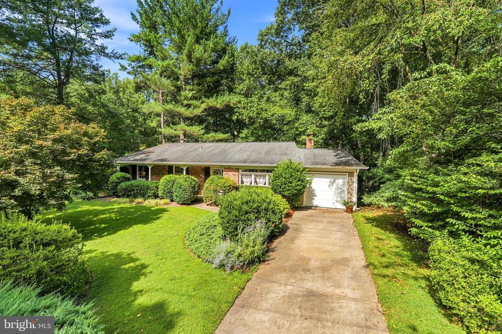 11504 PARKEDGE DRIVE