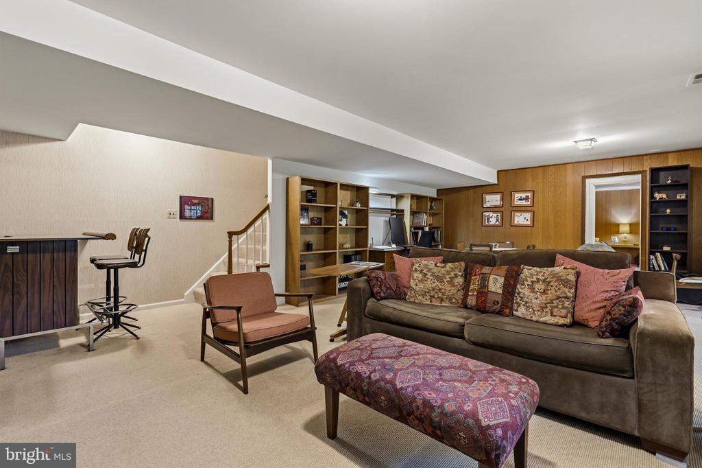 11504 PARKEDGE DRIVE