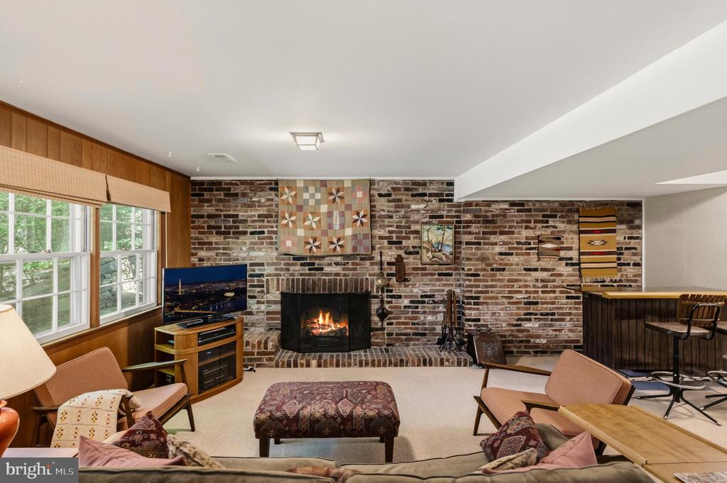 11504 PARKEDGE DRIVE