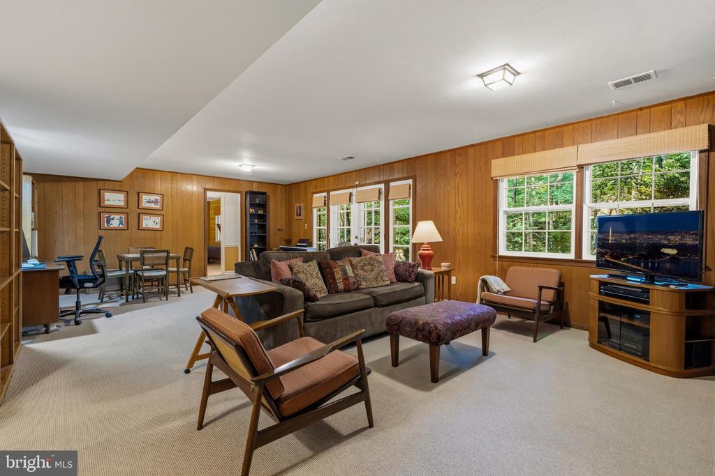 11504 PARKEDGE DRIVE