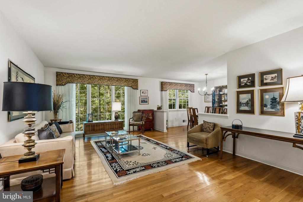 11504 PARKEDGE DRIVE