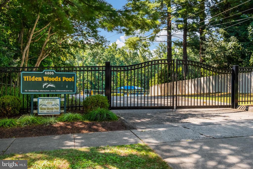 11504 PARKEDGE DRIVE