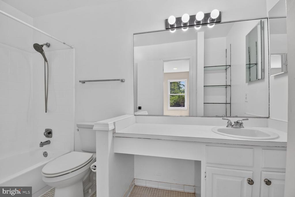 7768 HEATHERTON LANE