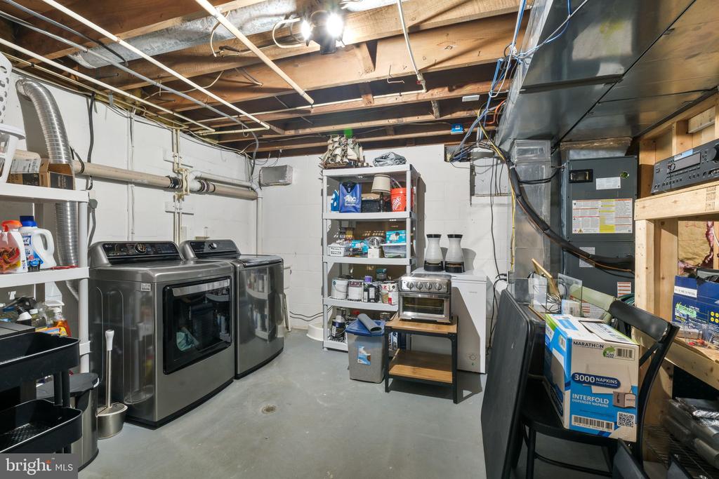 25223 OAK DRIVE
