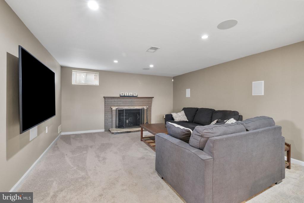 25223 OAK DRIVE