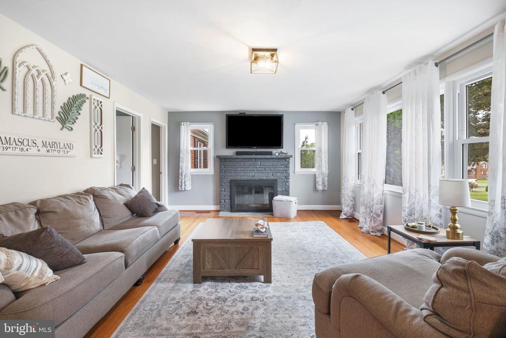 25223 OAK DRIVE