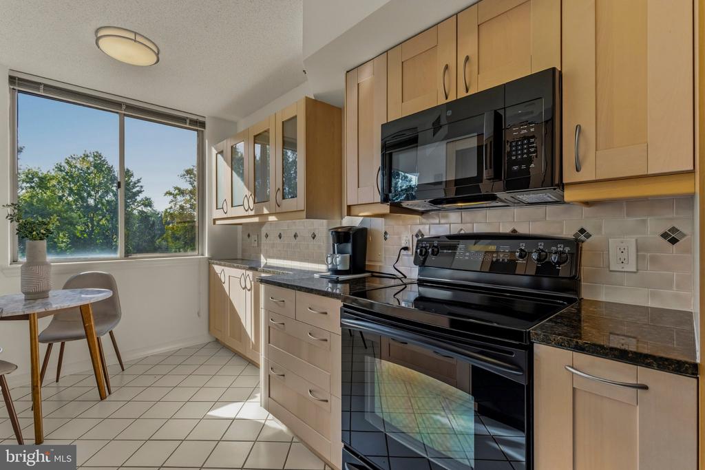 5809 NICHOLSON LANE Unit: 305