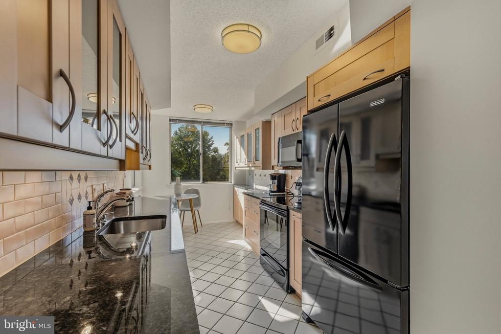 5809 NICHOLSON LANE Unit: 305