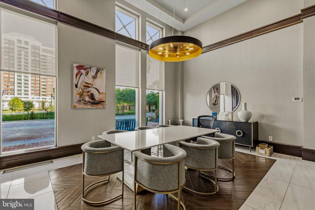 5809 NICHOLSON LANE Unit: 305