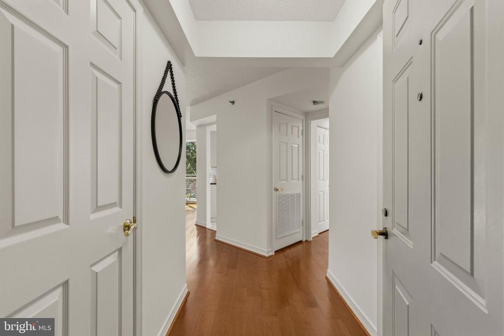 5809 NICHOLSON LANE Unit: 305