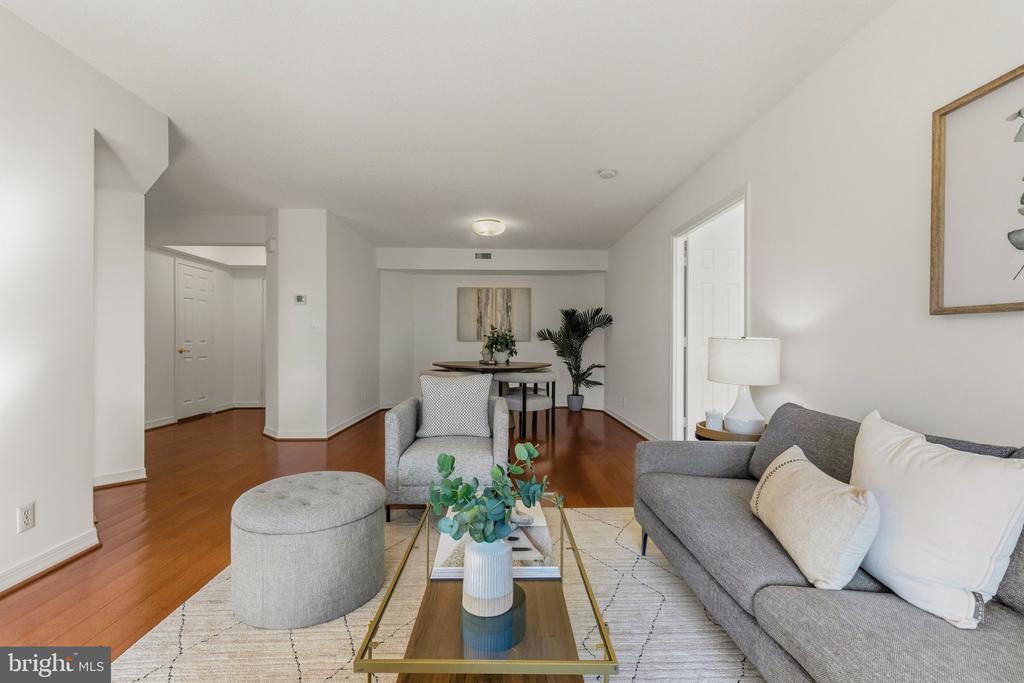 5809 NICHOLSON LANE Unit: 305