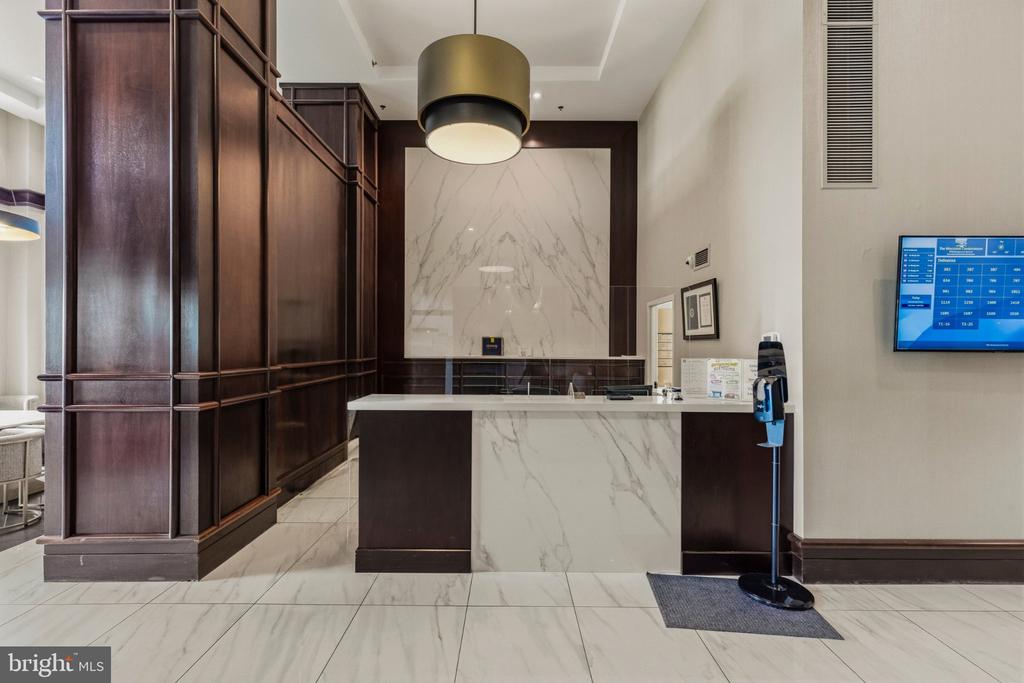 5809 NICHOLSON LANE Unit: 305