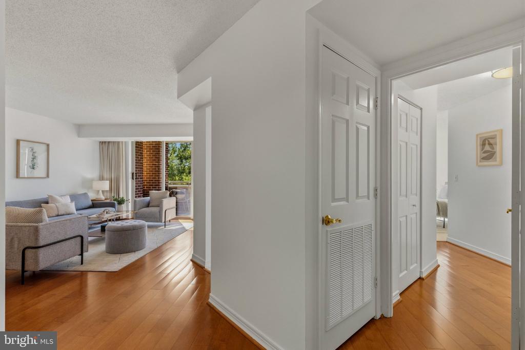 5809 NICHOLSON LANE Unit: 305