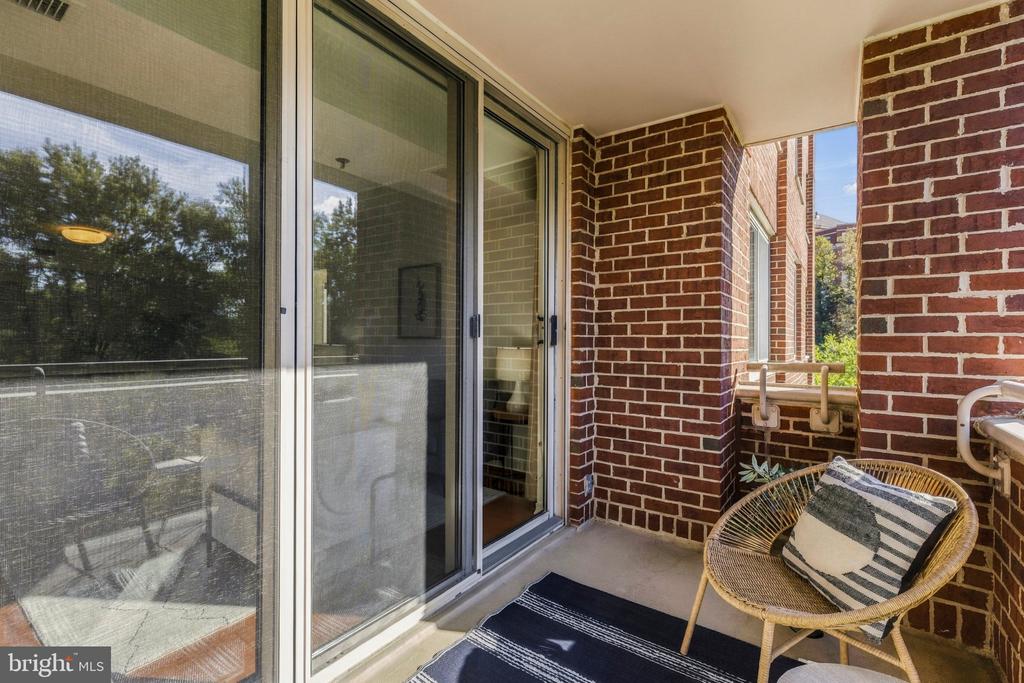 5809 NICHOLSON LANE Unit: 305