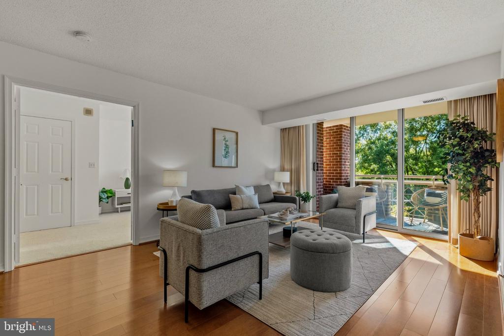 5809 NICHOLSON LANE Unit: 305
