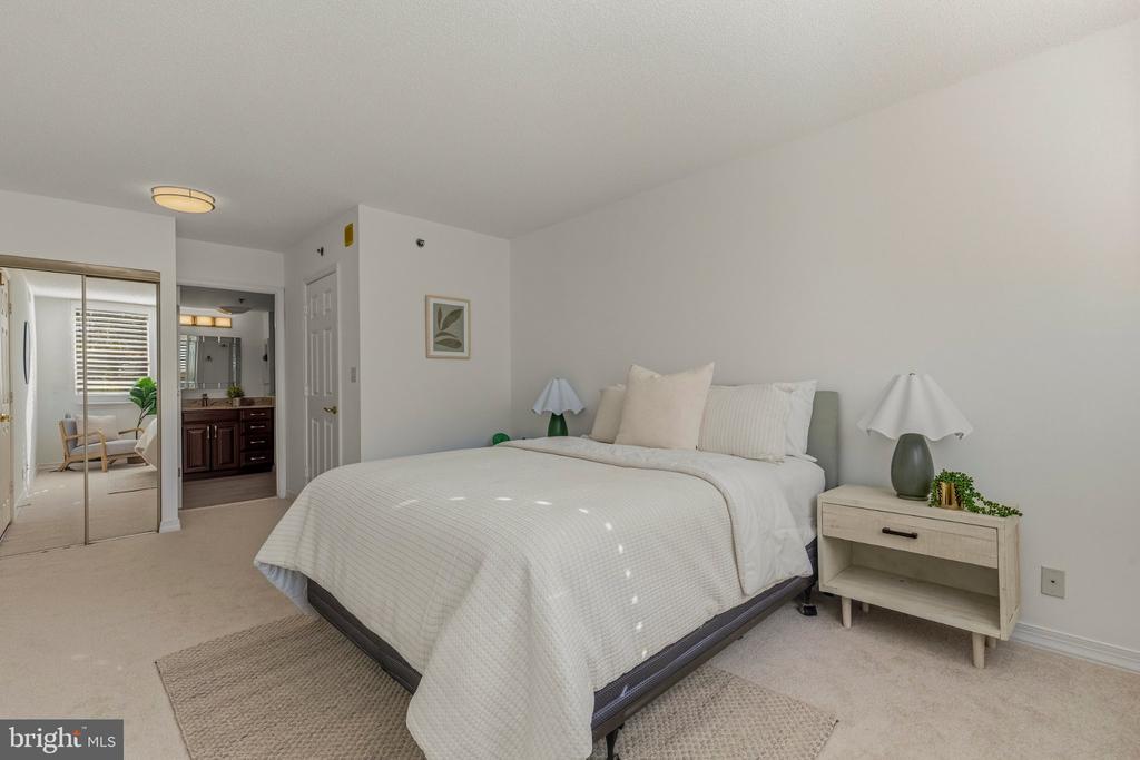 5809 NICHOLSON LANE Unit: 305