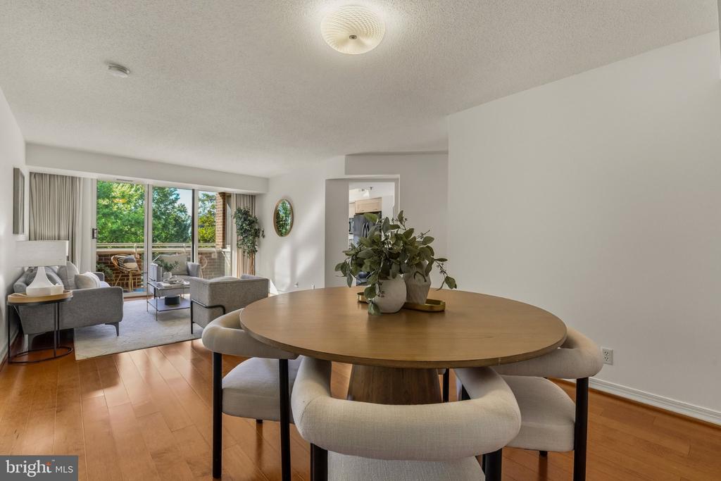 5809 NICHOLSON LANE Unit: 305