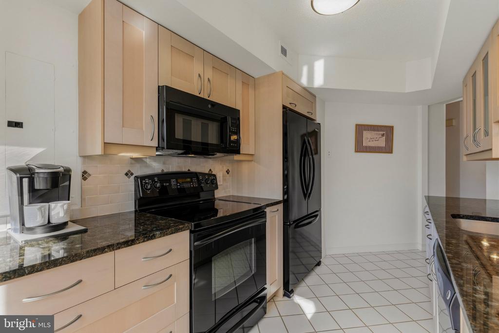 5809 NICHOLSON LANE Unit: 305