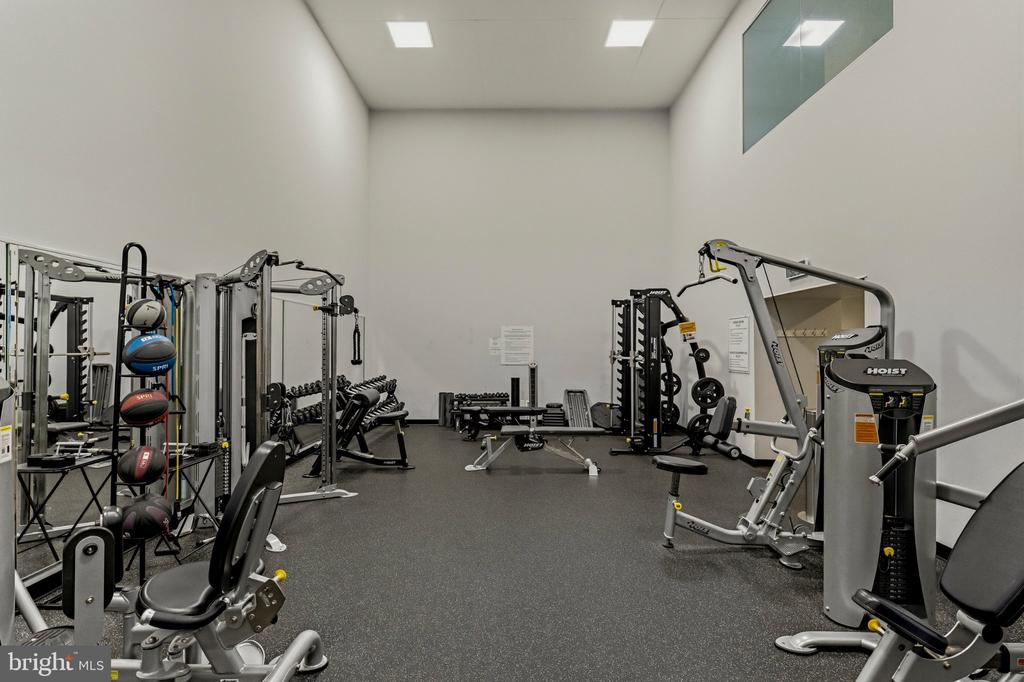 5809 NICHOLSON LANE Unit: 305