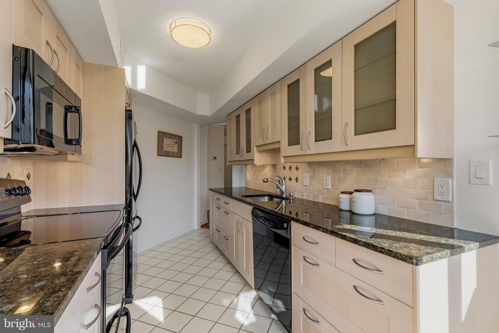 5809 NICHOLSON LANE Unit: 305
