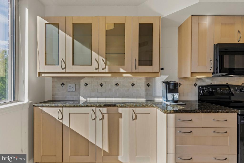 5809 NICHOLSON LANE Unit: 305