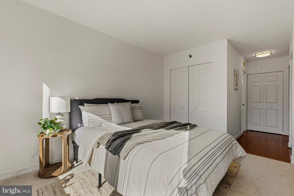 5809 NICHOLSON LANE Unit: 305