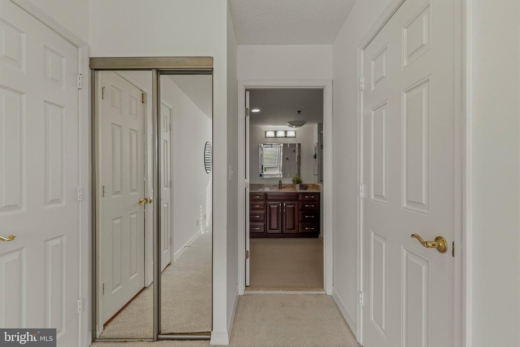5809 NICHOLSON LANE Unit: 305
