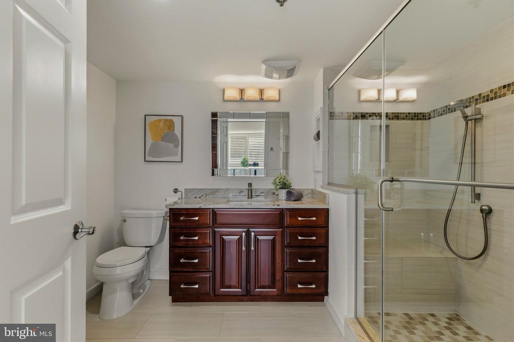 5809 NICHOLSON LANE Unit: 305
