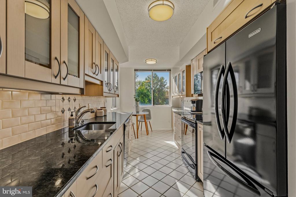 5809 NICHOLSON LANE Unit: 305