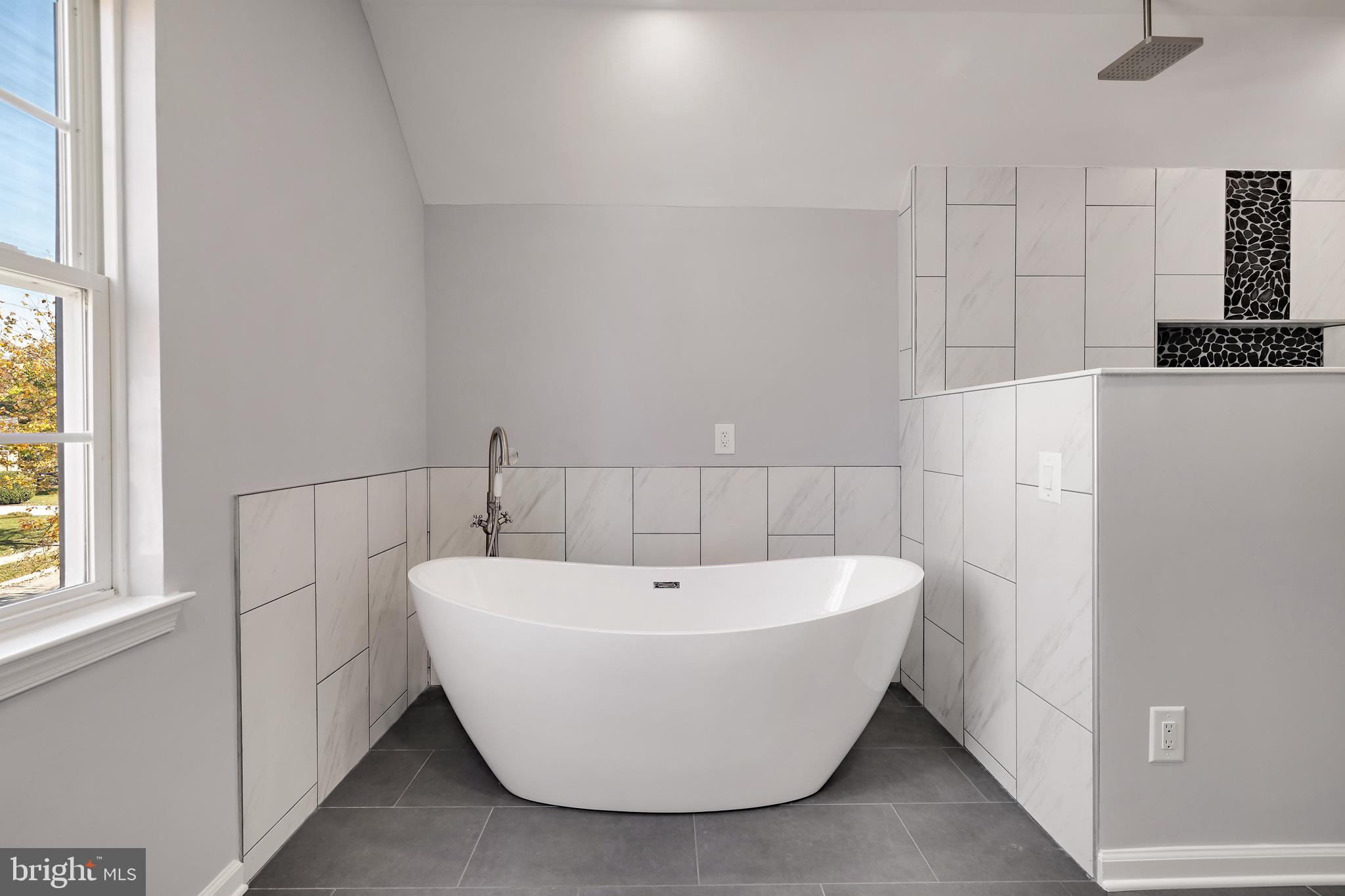 8303 SUNNYBROOK COURT