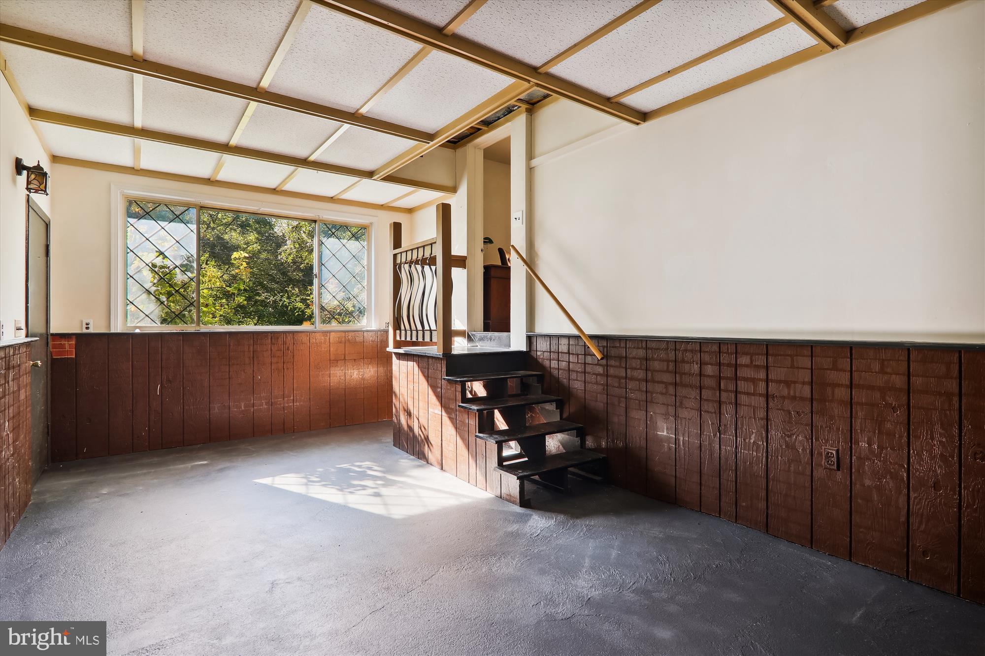 10522 Deakins Hall Dr