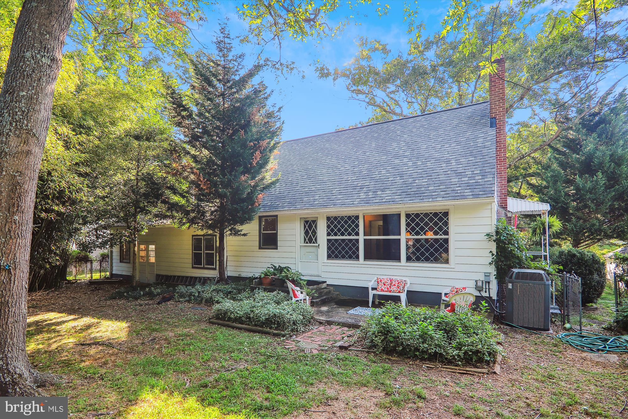 10522 Deakins Hall Dr