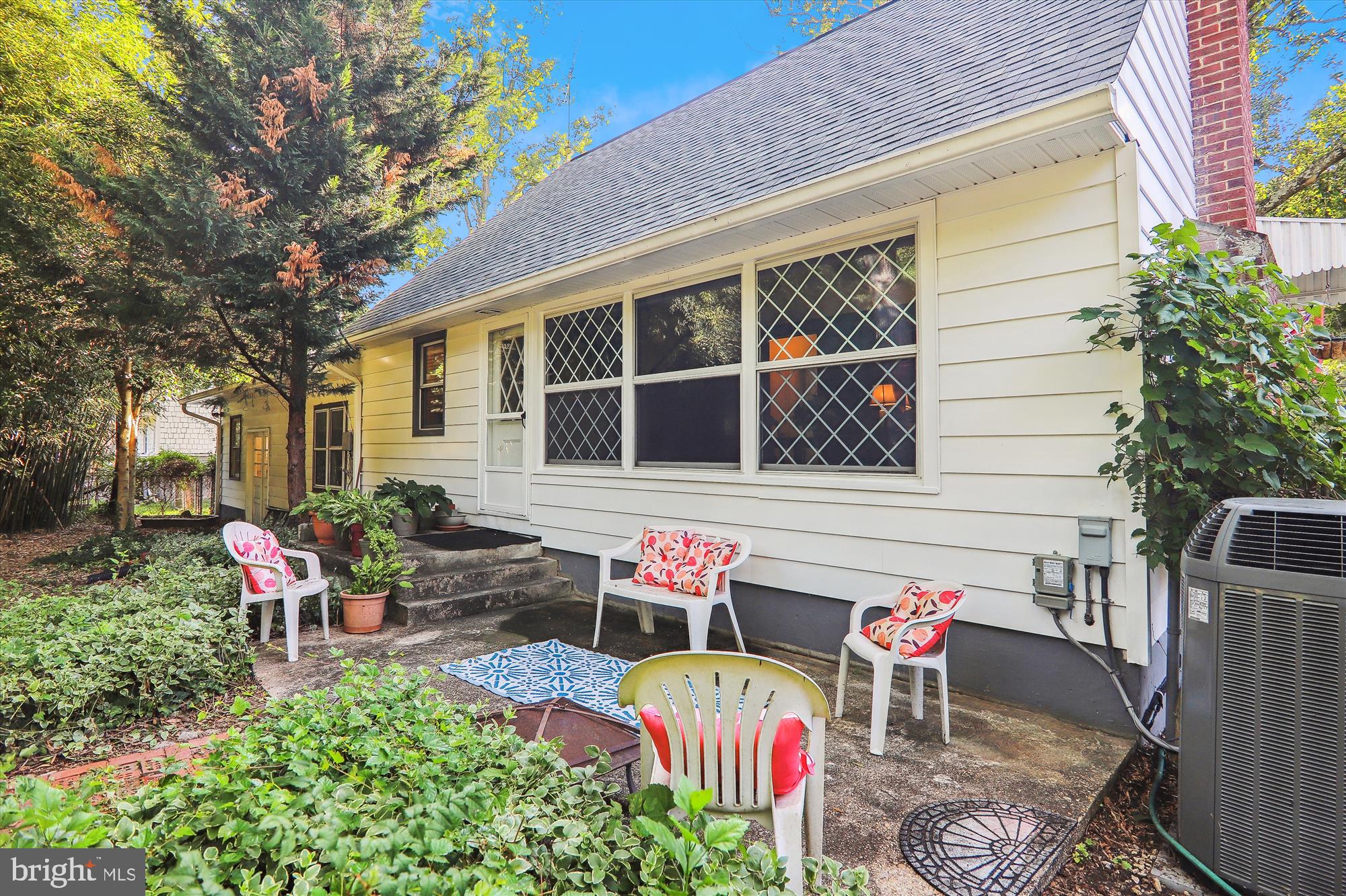 10522 Deakins Hall Dr