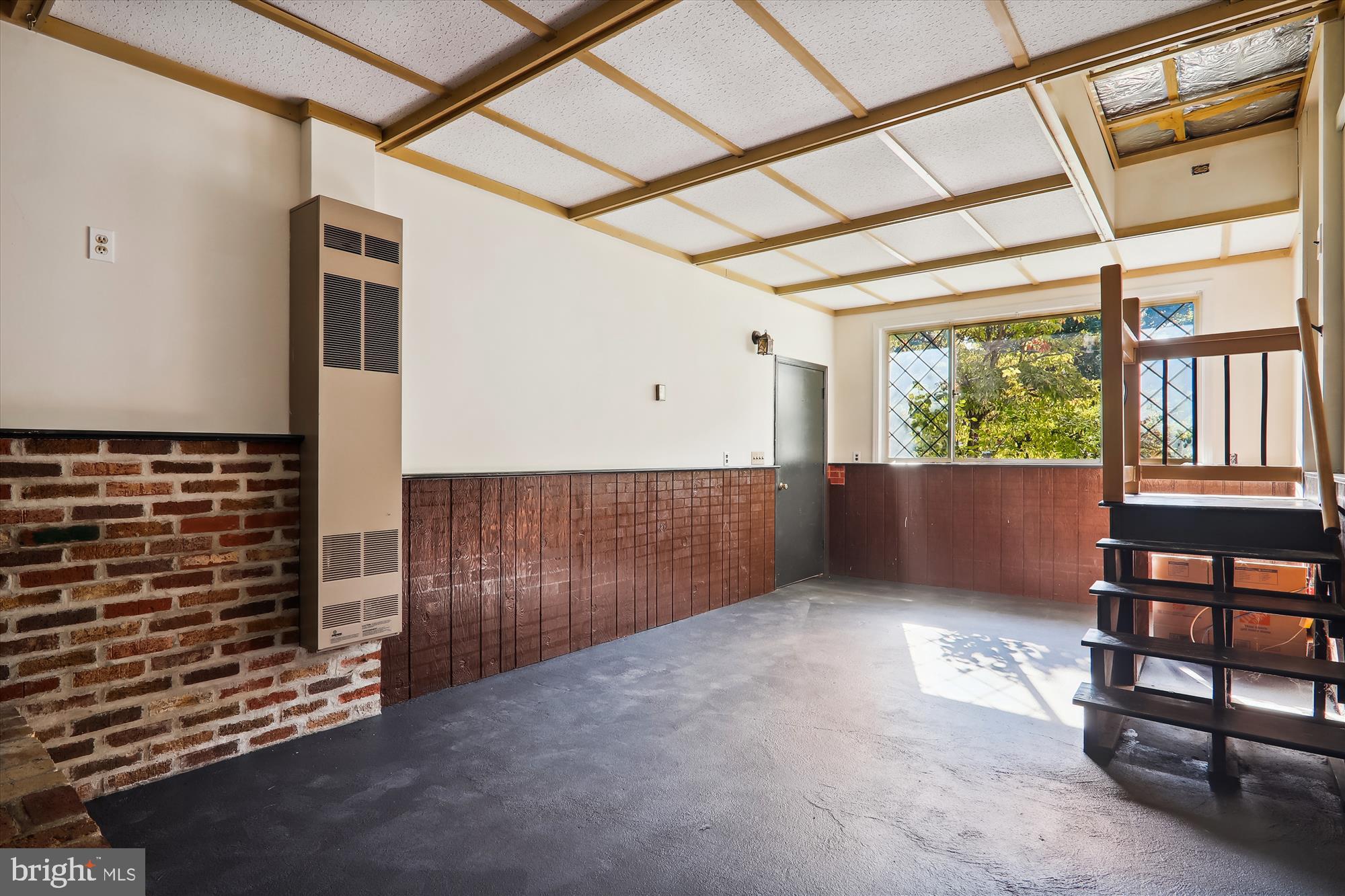 10522 Deakins Hall Dr