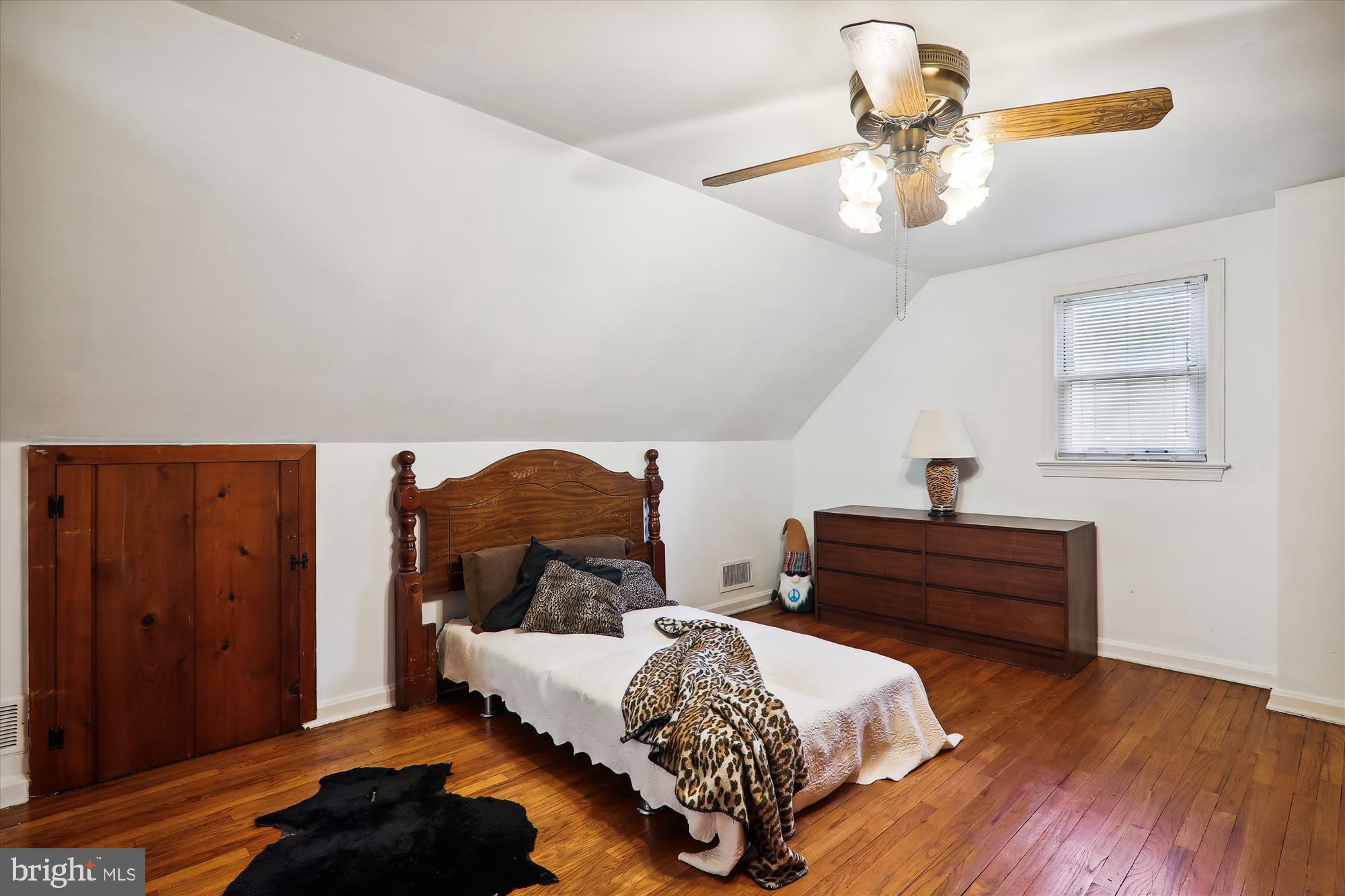 10522 Deakins Hall Dr