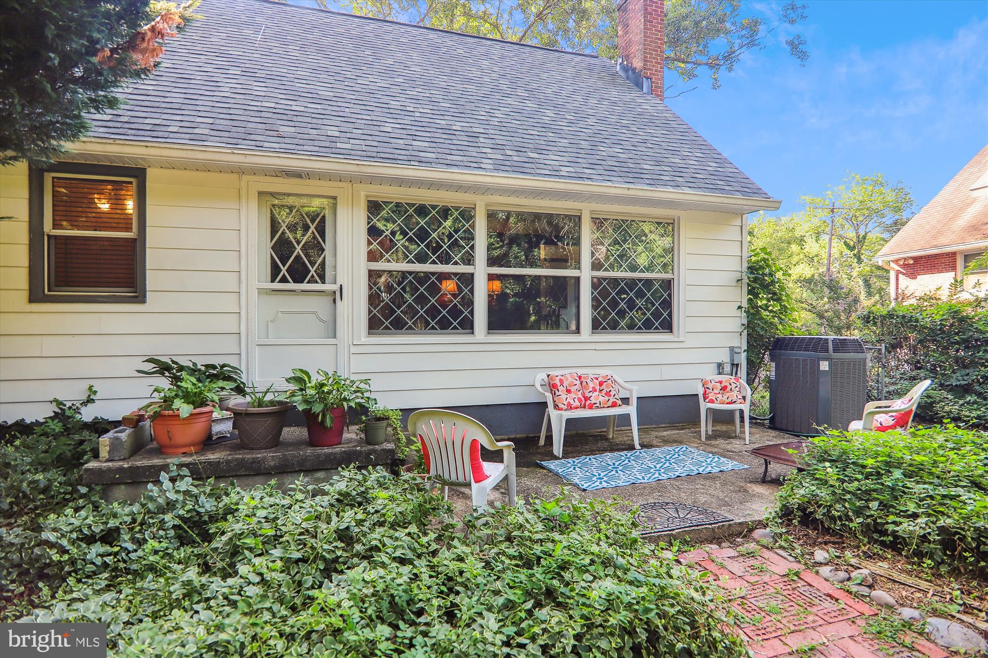 10522 Deakins Hall Dr