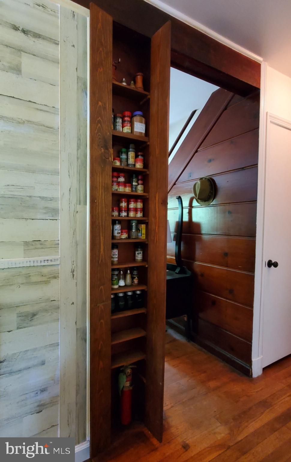 10522 Deakins Hall Dr