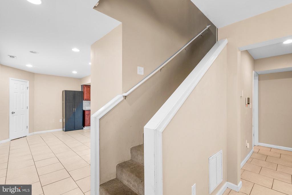 2559 OAK GLEN WAY