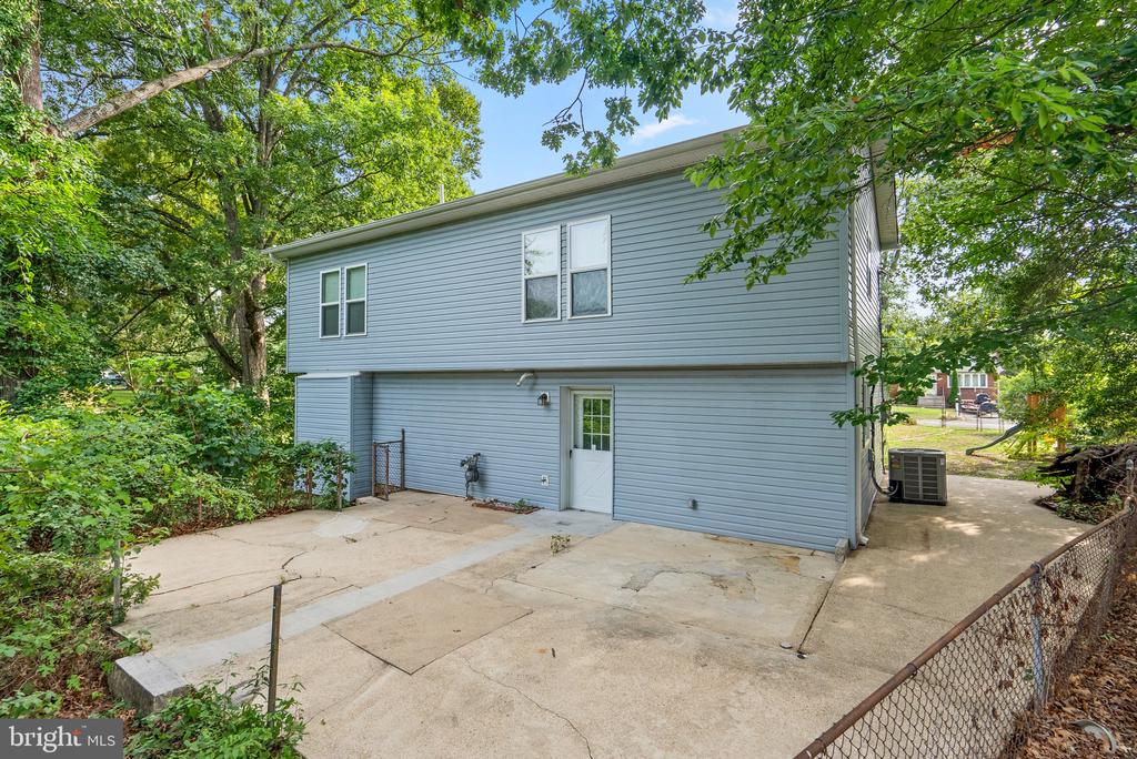 2559 OAK GLEN WAY