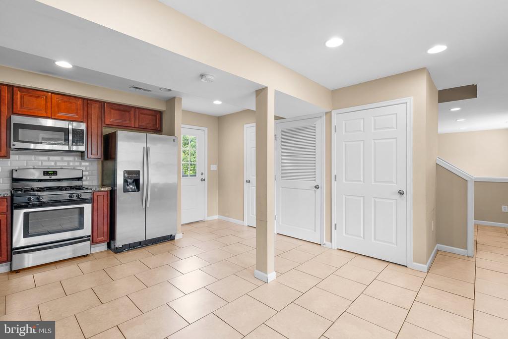 2559 OAK GLEN WAY