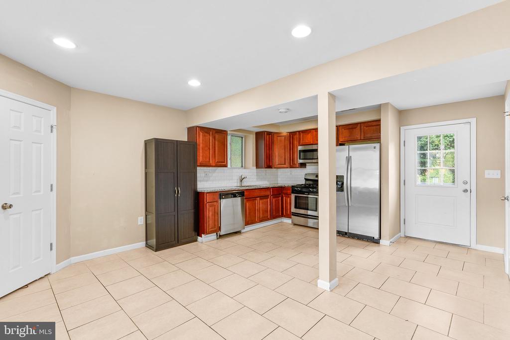 2559 OAK GLEN WAY