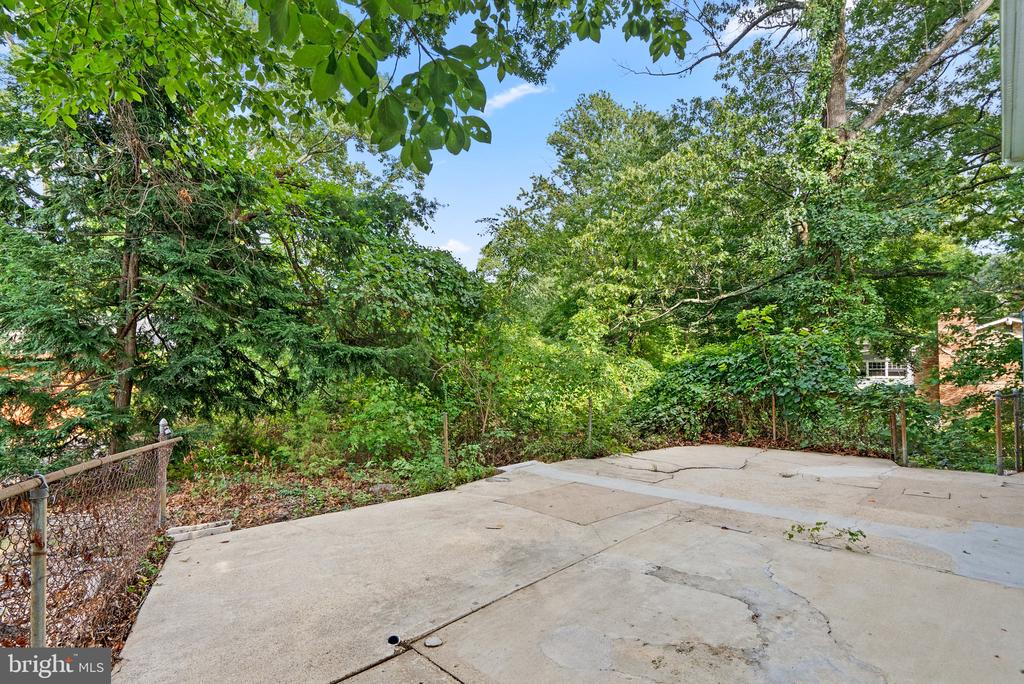 2559 OAK GLEN WAY