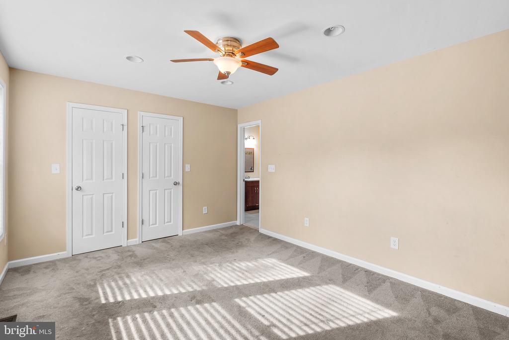 2559 OAK GLEN WAY