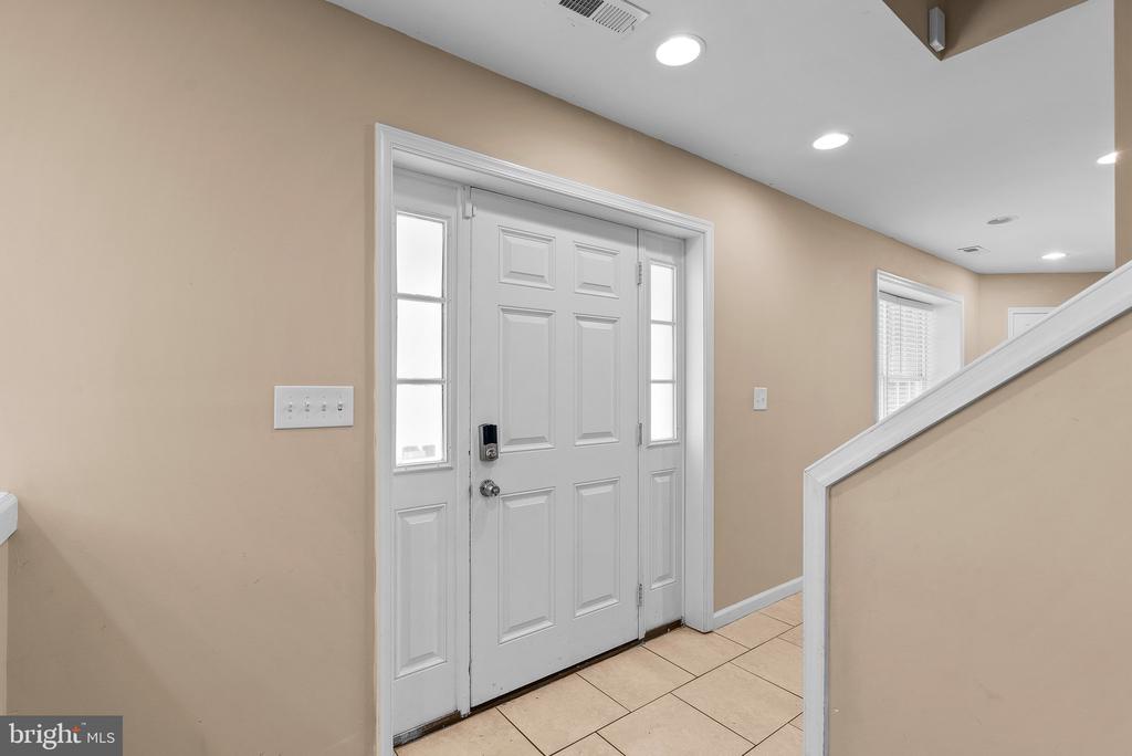 2559 OAK GLEN WAY