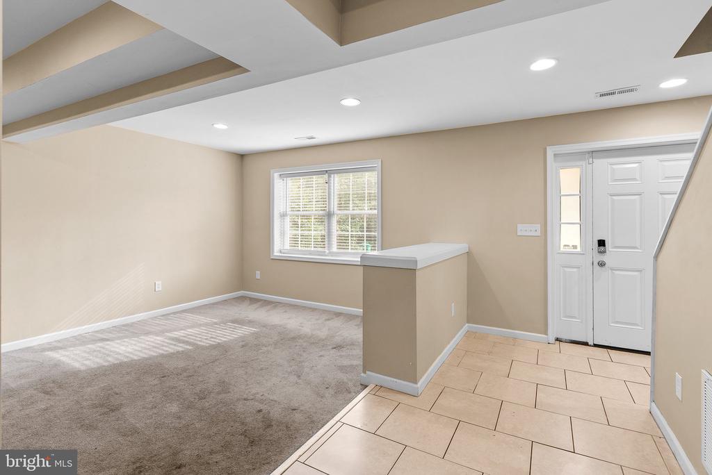 2559 OAK GLEN WAY